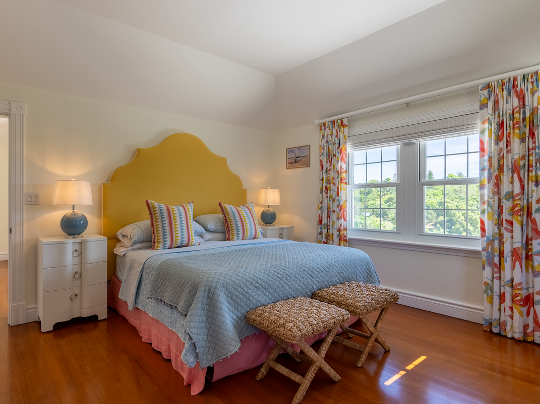 Long Lane House, Tuckers Town - Bedroom 1