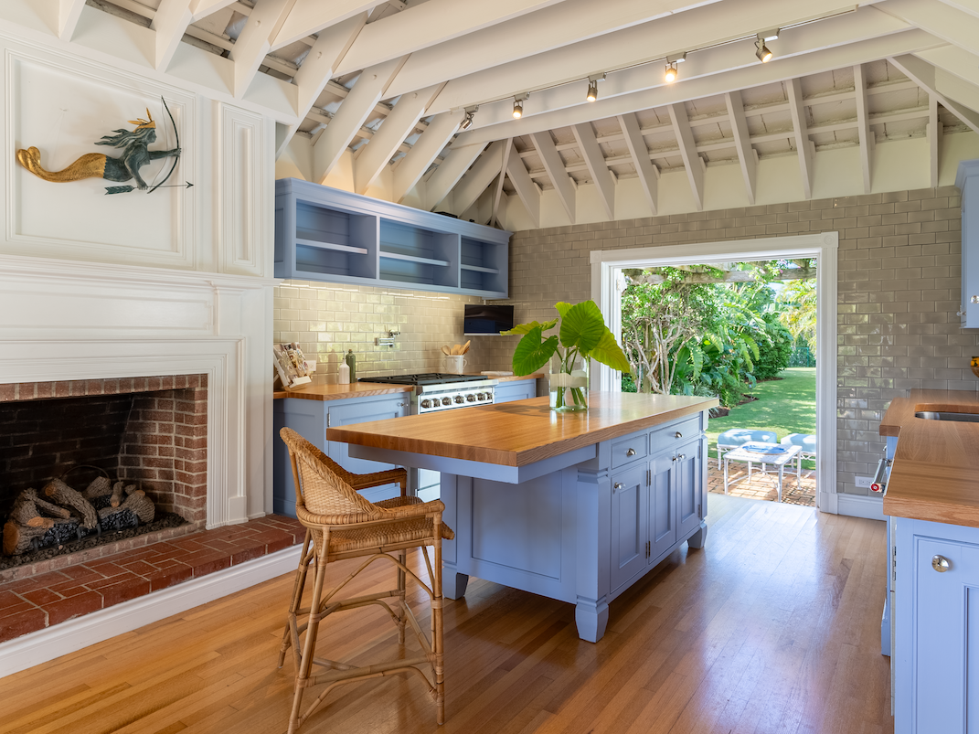 Long Lane House, Tuckers Town - Kitchen 2