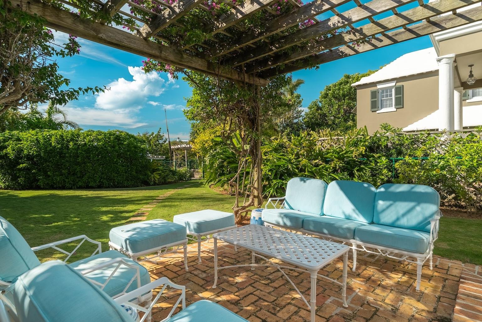 Long Lane House, Tuckers Town - Outdoor Dining